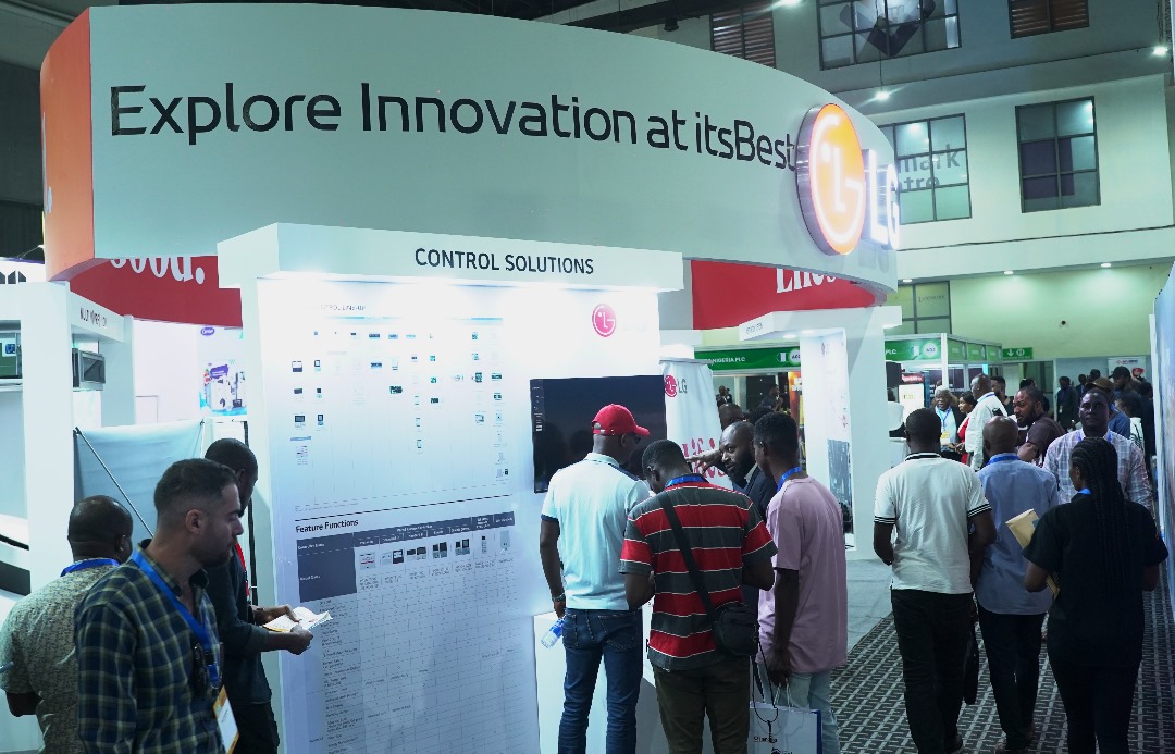 LG Booth Photo 3